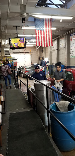 Car Wash «Clybourn Express & Car Wash», reviews and photos, 2452 N Clybourn Ave, Chicago, IL 60614, USA