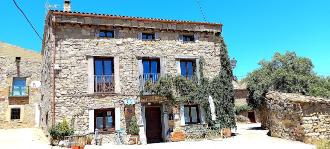 Ana de Las Tejas Azules - Hotel Rural Calle de las Eras, 2, 42248 Blocona, Soria, España