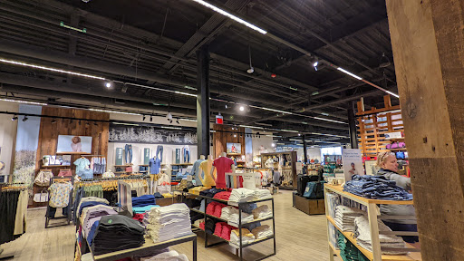Clothing Store «L.L.Bean», reviews and photos, 701 Lynnhaven Pkwy, Virginia Beach, VA 23452, USA