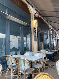 Atmosphère du Café Café Les Glaces à Fontainebleau - n°2