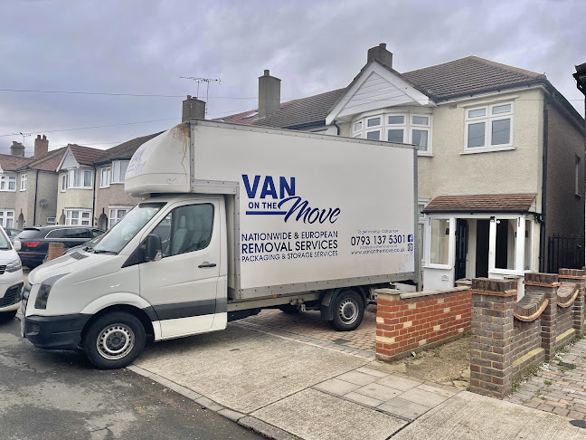 Comments and reviews of House Removals Van on the Move