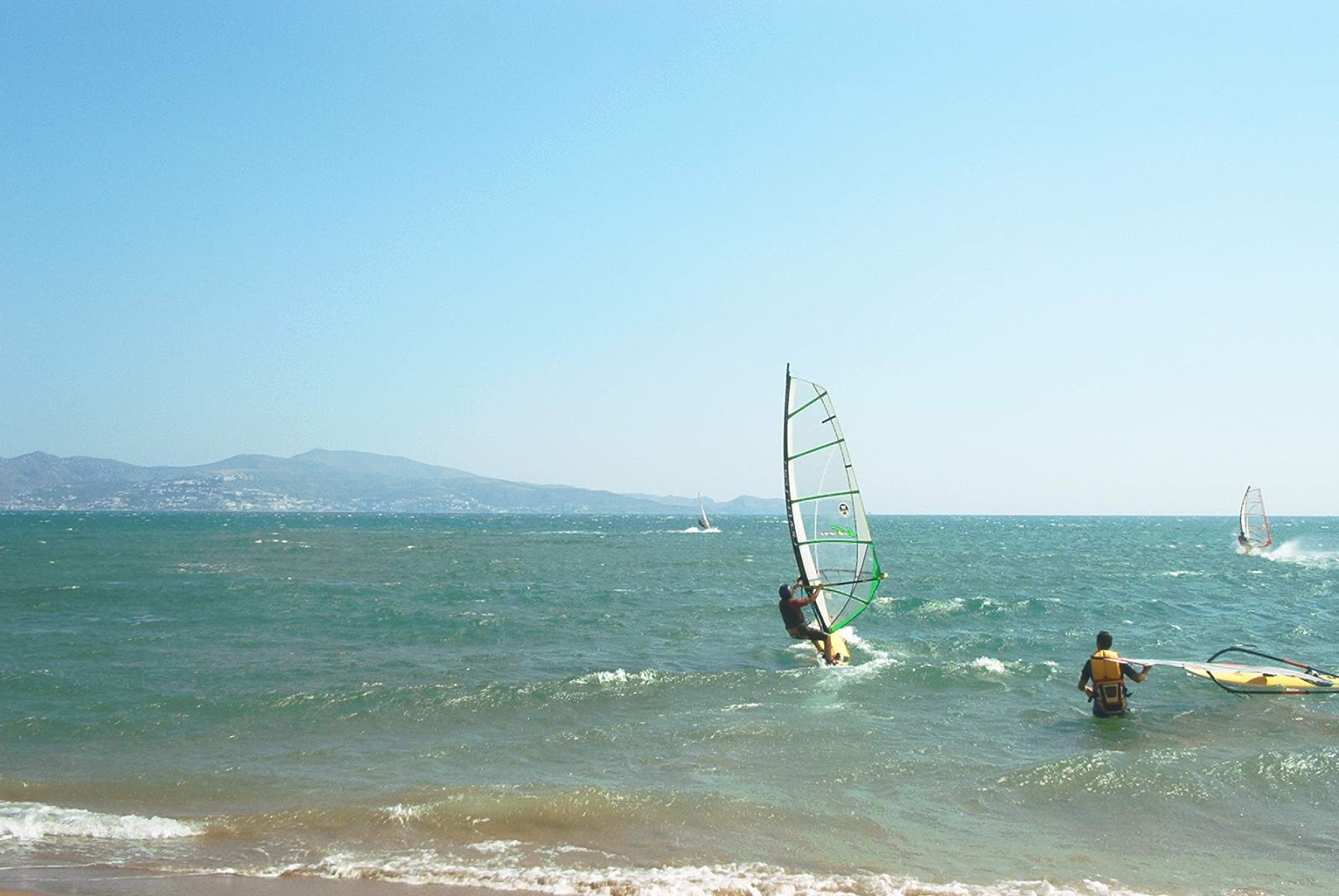 Foto van Platja de Can Martinet met recht en lang