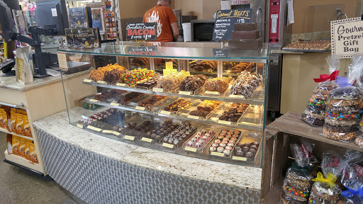 Grocery Store «Market District Supermarket», reviews and photos, 100 Settlers Ridge Center Dr, Pittsburgh, PA 15205, USA