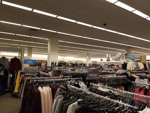 Department Store «Nordstrom Rack The Shops at Oak Brook Place», reviews and photos, 2155 22nd St, Oak Brook, IL 60523, USA