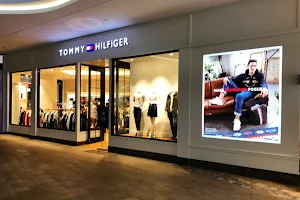 Tommy Hilfiger image