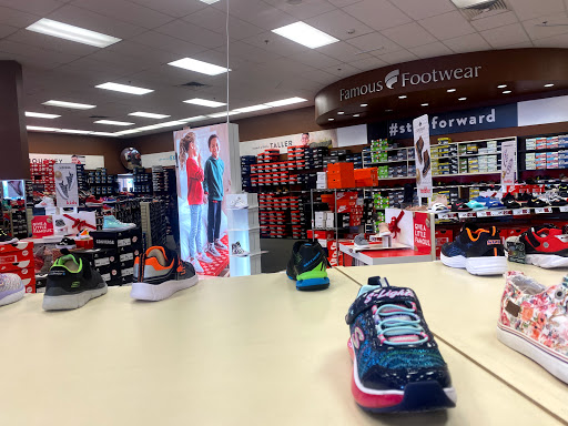 Shoe Store «Famous Footwear», reviews and photos, 9450 W Northern Ave, Glendale, AZ 85305, USA