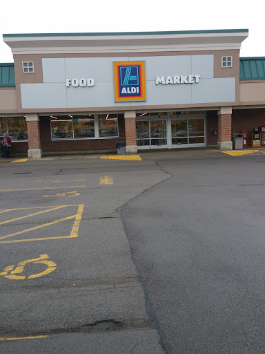ALDI, 587 E Main St #200, Batavia, NY 14020, USA, 