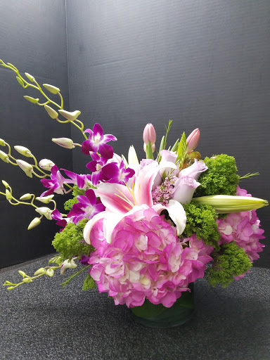 Florist «House Of Arnold Florist», reviews and photos, 4109 Annapolis Rd, Baltimore, MD 21227, USA