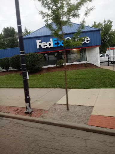Print Shop «FedEx Office Print & Ship Center», reviews and photos, 322 E Exchange St, Akron, OH 44304, USA