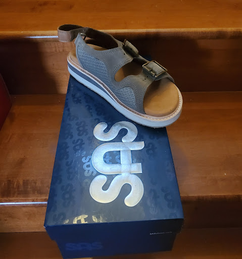 Shoe Store «Shoreline Wide Shoes», reviews and photos, 7621 Lake Ballinger Way, Edmonds, WA 98026, USA