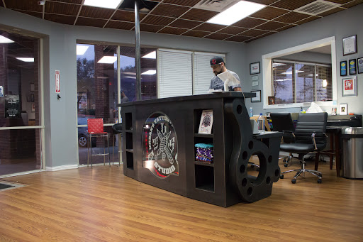 Explore bee tattoo ideas for women, creative tattoo ideas in Arlington, available at Urbans Tattoo & Piercing Studio