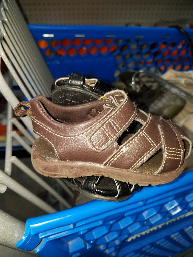 Thrift Store «Goodwill Warwick Retail Store», reviews and photos, 11061 Warwick Blvd, Newport News, VA 23601, USA