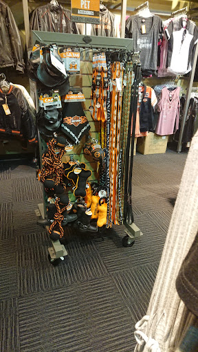 Sportswear Store «Columbia Sportswear Outlet Store at Premium Outlets in Orlando», reviews and photos, 4971 International Dr, Orlando, FL 32819, USA