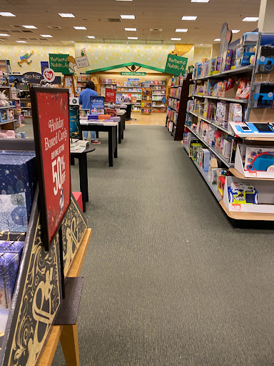 Book Store «Barnes & Noble», reviews and photos, 230 Main St, White Plains, NY 10601, USA