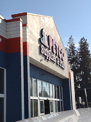 Pet Supply Store «Petco Animal Supplies», reviews and photos, 2021 Evergreen Ave, Modesto, CA 95350, USA