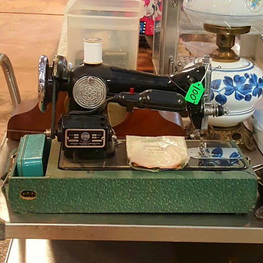 Flea Market «Live Oak Auction Barn & Flea Market», reviews and photos, 9289 97 Ln, Live Oak, FL 32060, USA