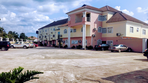 Edinan Hotels & Suites, Plot 92 Block V, Akwaima Estate Rd 1, 520001, Uyo, Nigeria, Pub, state Akwa Ibom