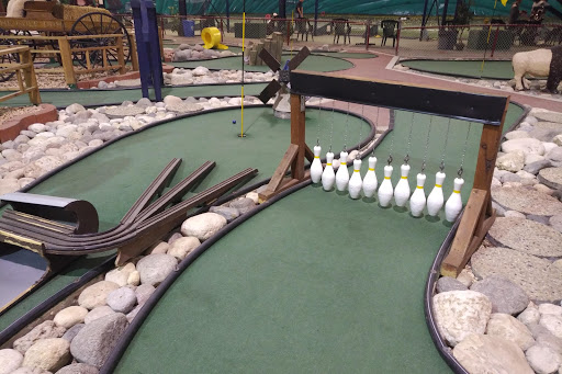 Indoor golf course Winnipeg