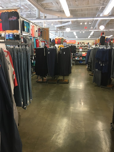 Clothing Store «Old Navy», reviews and photos, 901 S Coast Dr, Costa Mesa, CA 92626, USA