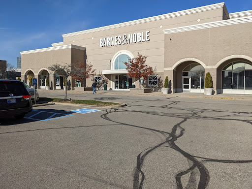 Book Store «Barnes & Noble Booksellers The Shops at River Crossing», reviews and photos, 8675 River Crossing Blvd, Indianapolis, IN 46240, USA