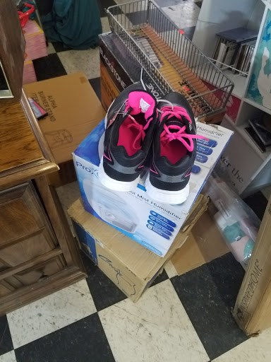 Thrift Store «Sun Rise Thrift Store», reviews and photos, 1880 S Havana St, Aurora, CO 80012, USA