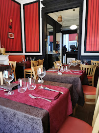 Atmosphère du Restaurant servant du couscous Patrimoine Kabyle à Lille - n°10