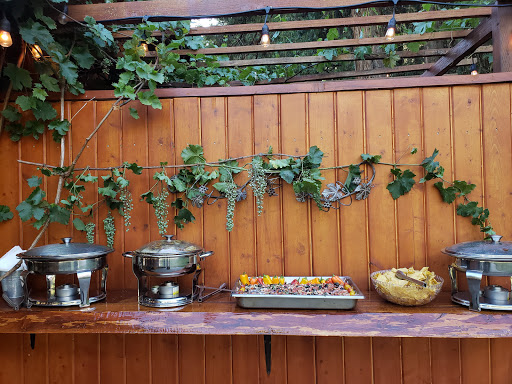 Caterer «Bates Steak House & Catering», reviews and photos, 433 E Broadway, Eugene, OR 97401, USA