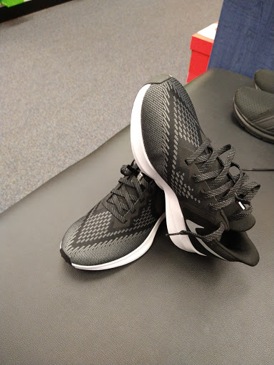 Shoe Store «Rack Room Shoes», reviews and photos, 1985 E Main St #1, Spartanburg, SC 29307, USA