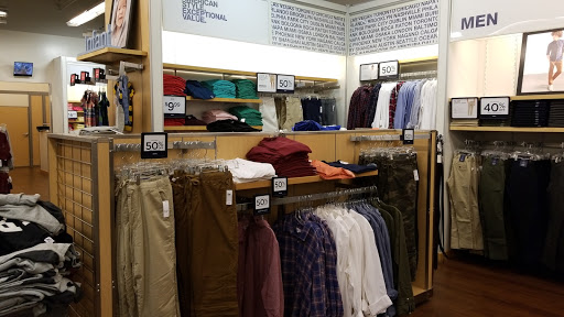Clothing Store «Gap Outlet», reviews and photos, 100 Premium Outlets Blvd #100, Hagerstown, MD 21740, USA