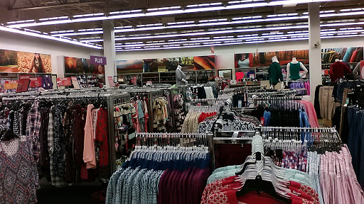 Outlet Store «VF Outlet», reviews and photos, 15501 S Apopka Vineland Rd, Orlando, FL 32821, USA