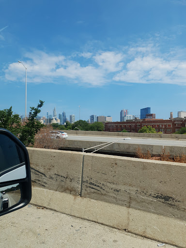 Truck Rental Agency «U-Haul Moving & Storage of Bronzeville», reviews and photos, 2601 S La Salle St, Chicago, IL 60616, USA