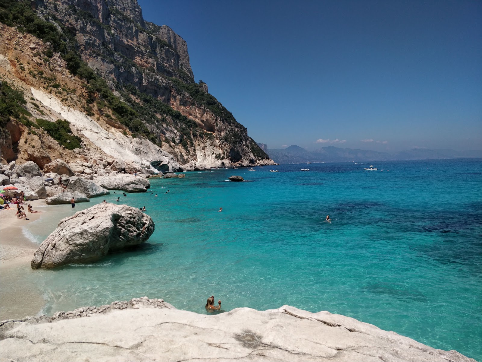 Cala Goloritze 🏖️ Baunei, Sardinia island, Italy - detailed features, map,  photos, image size:1600x1200