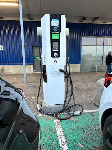 Borne de recharge de véhicules électriques Ikea Charging Station Saint-Étienne