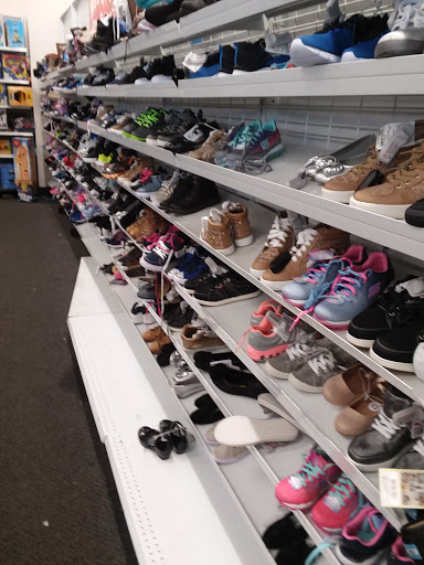 Clothing Store «Ross Dress for Less», reviews and photos, 640 Concar Dr, San Mateo, CA 94402, USA