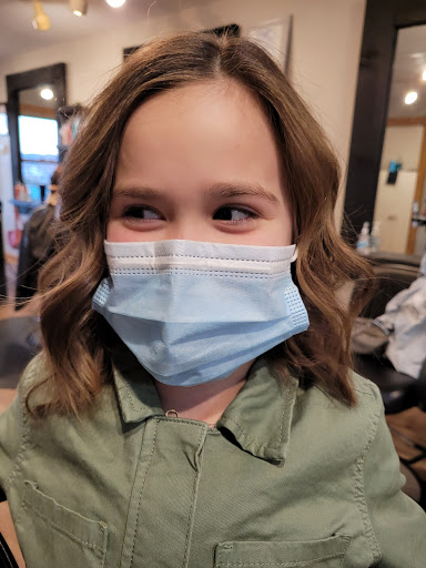 Beauty Salon «Columbia Gorge Salon & Spa», reviews and photos, 205 E Historic Columbia River Hwy, Troutdale, OR 97060, USA