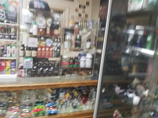 Tobacco Shop «Wonderland Smoke Shop», reviews and photos, 666 East Ave, Warwick, RI 02886, USA