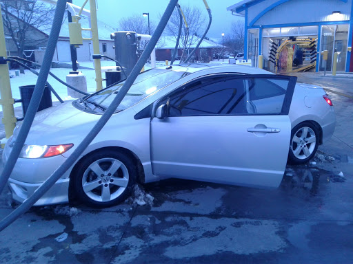 Car Wash «Breeze Thru Car Wash - Main St Longmont», reviews and photos, 2025 Main St, Longmont, CO 80501, USA