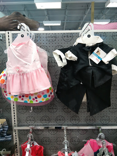 Pet Supply Store «Petco Animal Supplies», reviews and photos, 1930 SW Wanamaker Rd, Topeka, KS 66604, USA