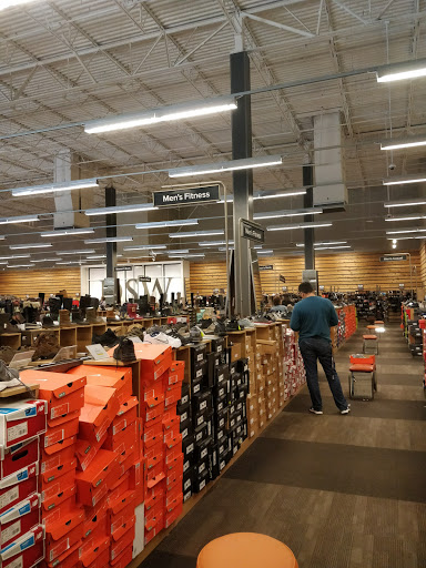 Shoe Store «DSW Designer Shoe Warehouse», reviews and photos, 300 Commons Way, Bridgewater, NJ 08807, USA