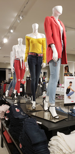 Clothing Store «Express», reviews and photos, 1400 Willowbrook Mall, Wayne, NJ 07470, USA