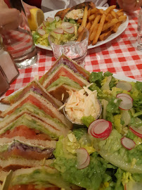 Club sandwich du Restaurant de cuisine américaine moderne Schwartz's à Paris - n°3