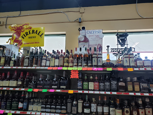 Liquor Store «Liquor World At Camelot», reviews and photos, 808 Lyndon Ln #101, Louisville, KY 40222, USA