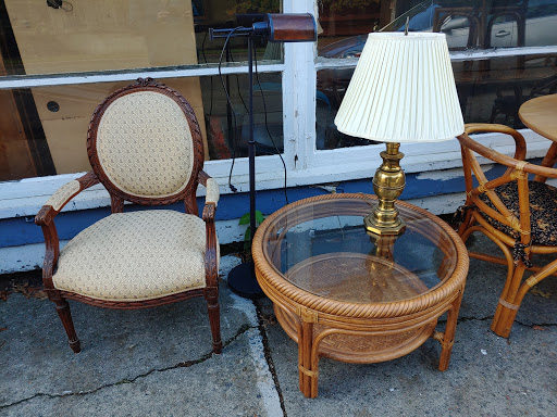 Used Furniture Store «Dixon Used Furniture», reviews and photos, 1915 Rainier Ave S, Seattle, WA 98144, USA