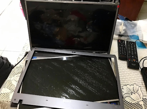 Computer Repair Service «ClickAway Almaden - Verizon Store + Computer Repair + Phone Repair», reviews and photos, 5725 Winfield Blvd, San Jose, CA 95123, USA