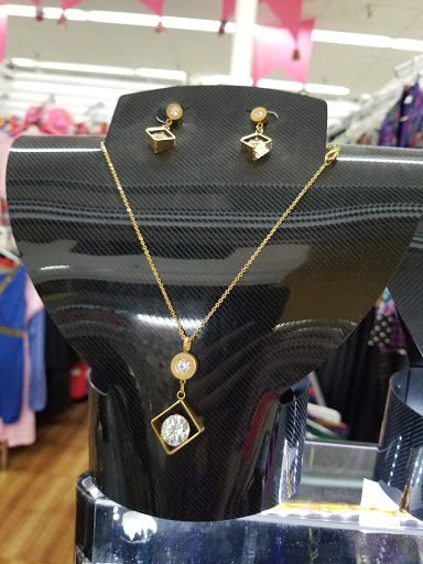 Flea Market «Revelation Marketplace», reviews and photos, 27455 S Dixie Hwy, Homestead, FL 33032, USA