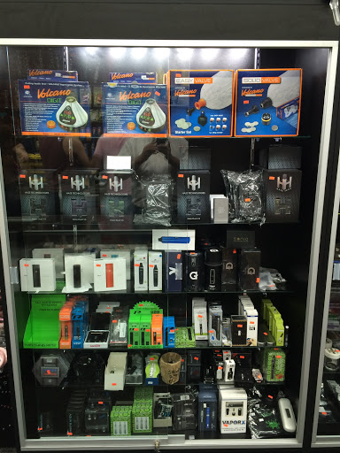 Vaporizer Store «Woodstock Vape & Glass Gallery», reviews and photos, 46699 Van Dyke, Shelby Charter Township, MI 48317, USA