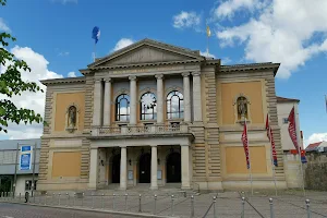 Halle Opera House image