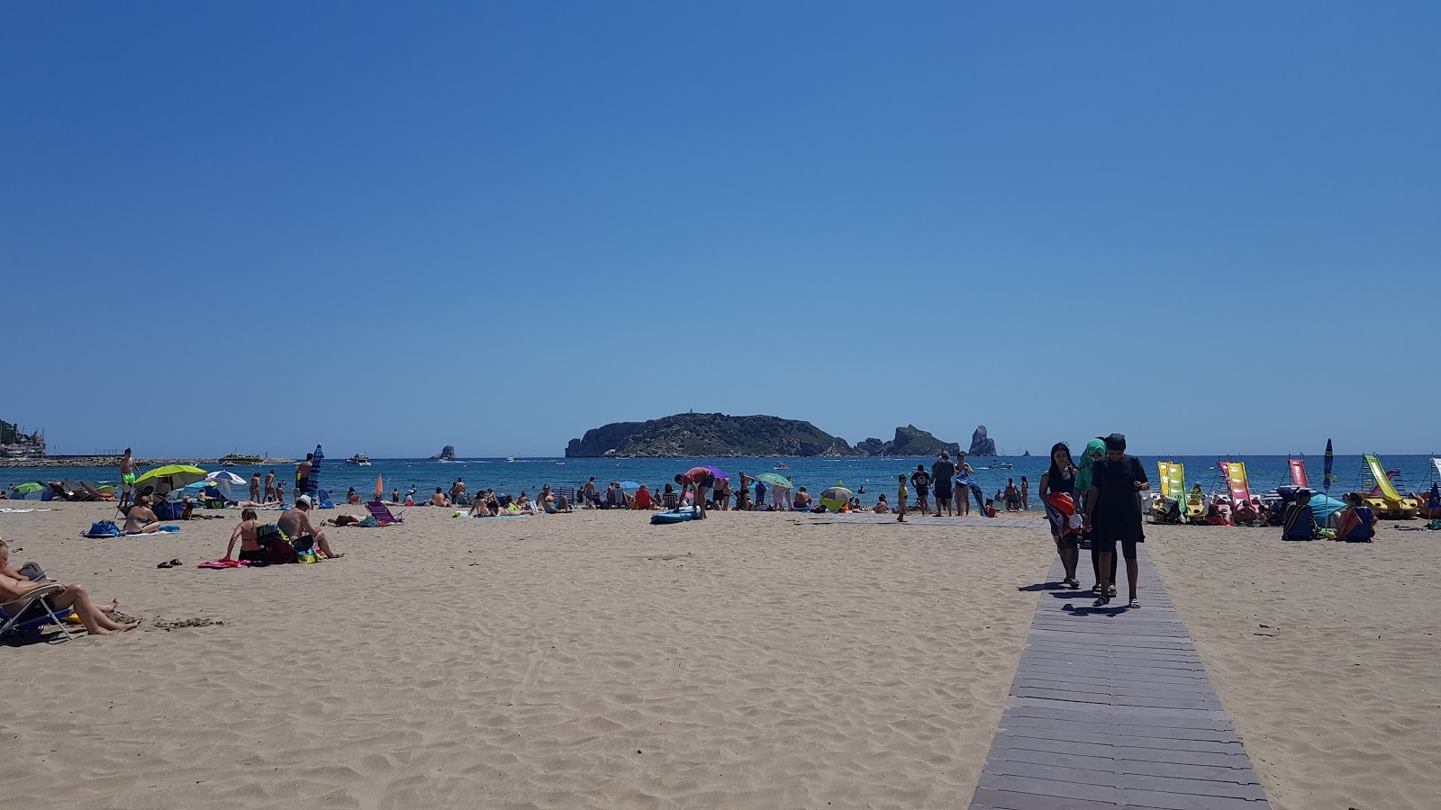 Foto von L'Estartit Strand und die siedlung