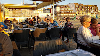 Atmosphère du Restaurant français Le Galatée à Trouville-sur-Mer - n°8