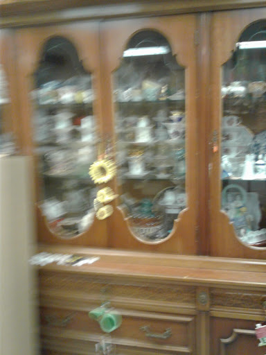 Antique Store «The Antique & Thrift Shop», reviews and photos, 100 Sunrise Hwy, Valley Stream, NY 11581, USA